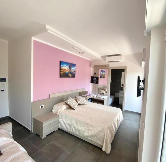 חדר סטנדרט לשלושה עם טרסה, Bellavista Formia