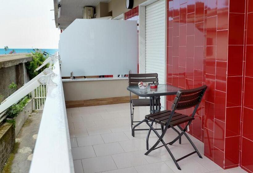 חדר סטנדרט לשלושה עם טרסה, Bellavista Formia