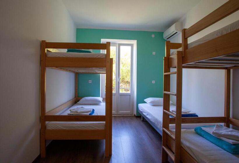 اتاق خانوادگی با سرویس بهداشتی مشترک, Hostel Trobenta In Oblak