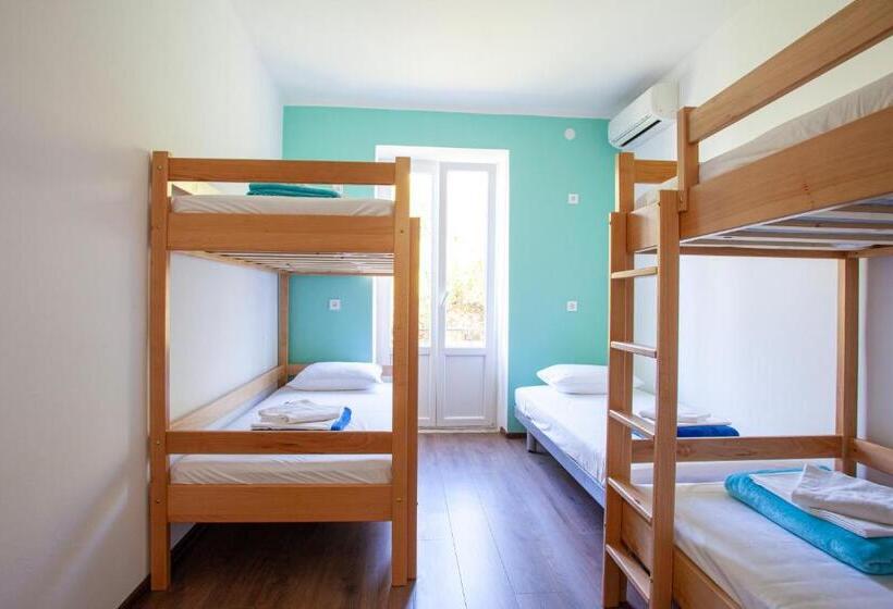 اتاق خانوادگی با سرویس بهداشتی مشترک, Hostel Trobenta In Oblak