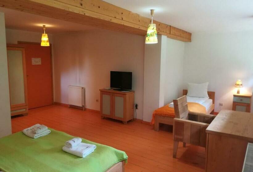 اتاق استاندارد سه نفره, Čarobni Breg