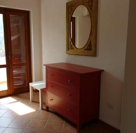 اتاق لوکس با چشمانداز دریا, Il Carrubo B&b