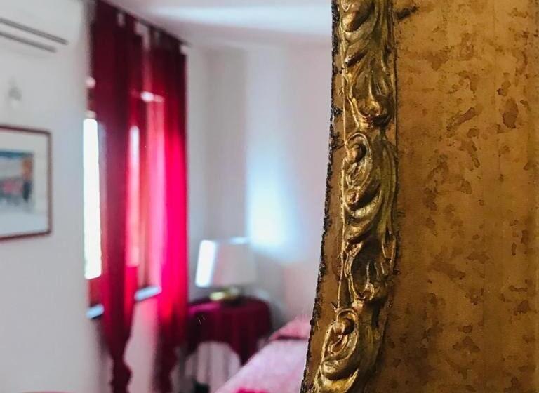 اتاق لوکس با چشمانداز دریا, Il Carrubo B&b