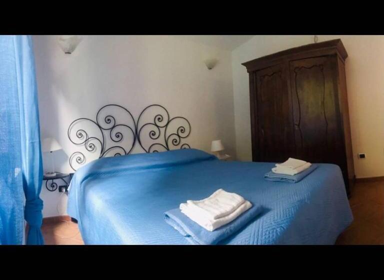 اتاق استاندارد با تخت بزرگ, Il Carrubo B&b