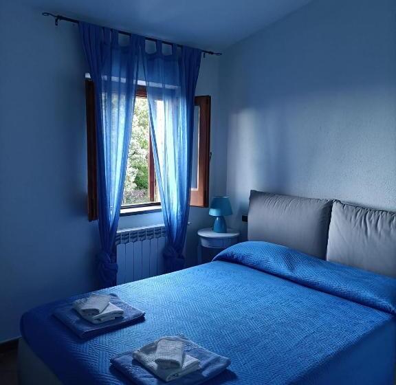 اتاق لوکس با چشمانداز دریا, Il Carrubo B&b