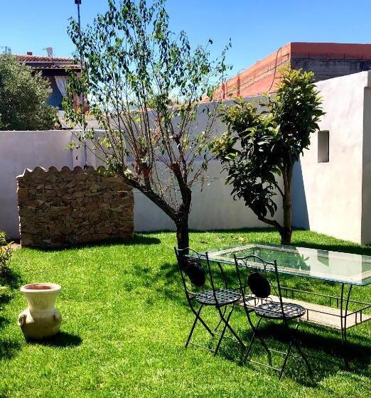 Cameră Economică, 13 Garden Rooms