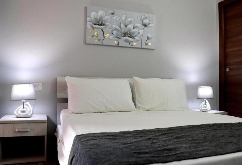 Номер Стандарт с Балконом, 13 Garden Rooms