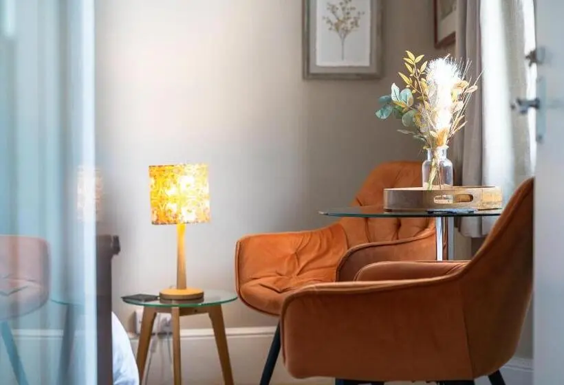 اتاق لوکس با تخت بزرگ, Sleepy Puffin Guest House