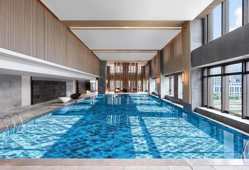 이그제큐티브 룸 킹사이즈 침대, Wuhan Marriott Hotel Optics Valley