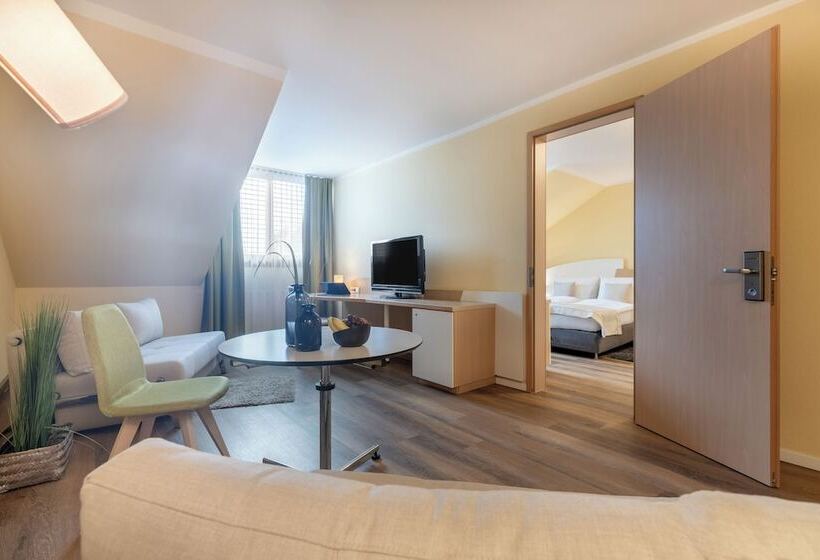 جناح, Garner Hotel Erlangen Süd