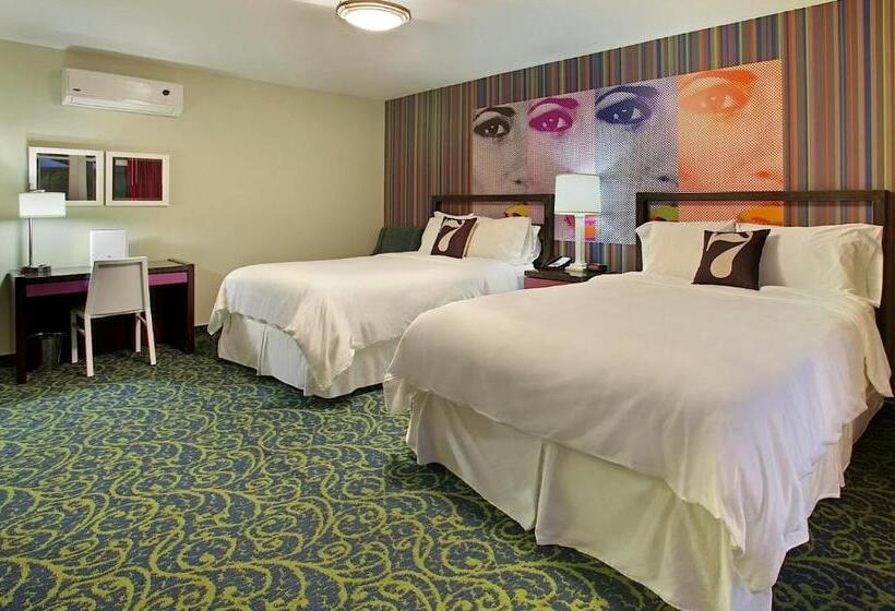 اتاق لوکس, 7 Springs Inn & Suites