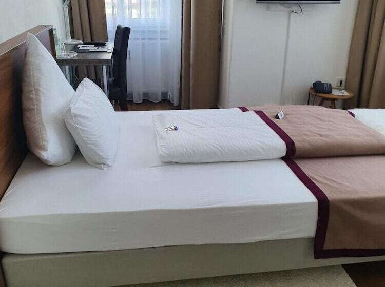 اتاق استاندارد یک نفره, Das Kronprinz