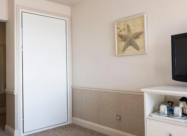 اتاق سوپریور خانوادگی با چشم‌انداز دریا, Golden Sands