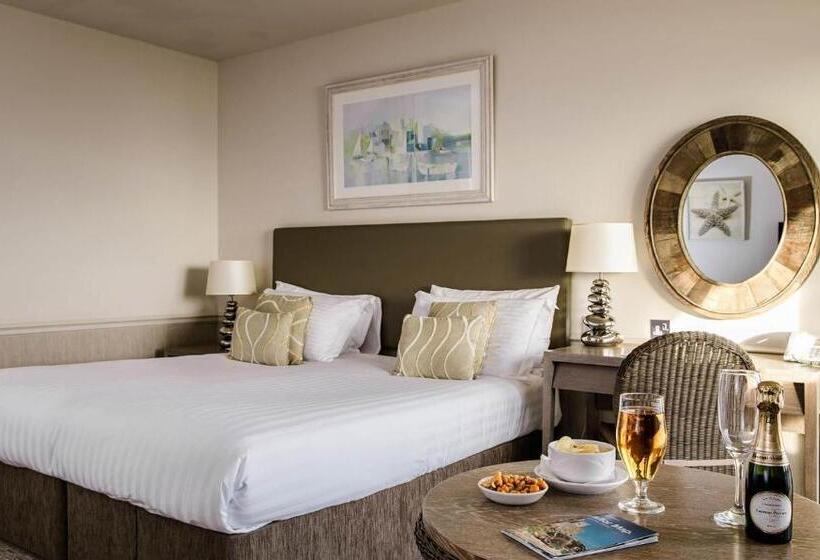 اتاق سوپریور خانوادگی با چشم‌انداز دریا, Golden Sands