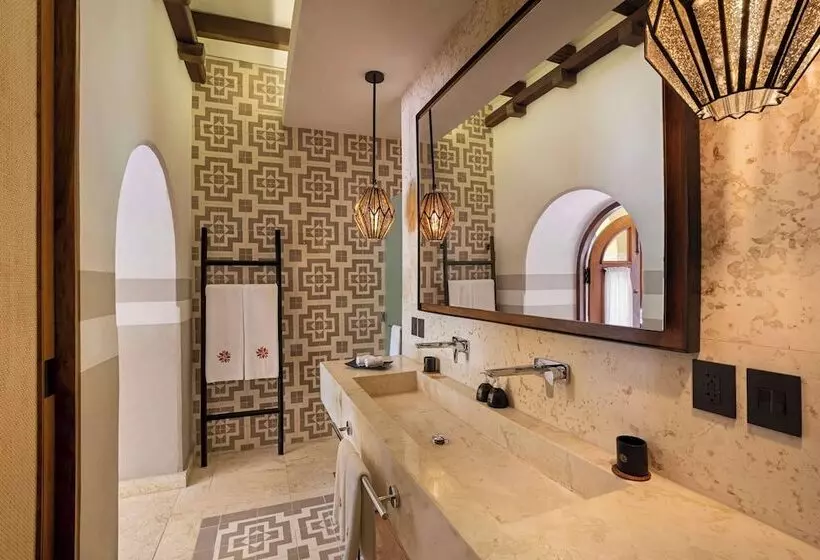 سوییت, Hacienda Xcanatun, Angsana Heritage Collection