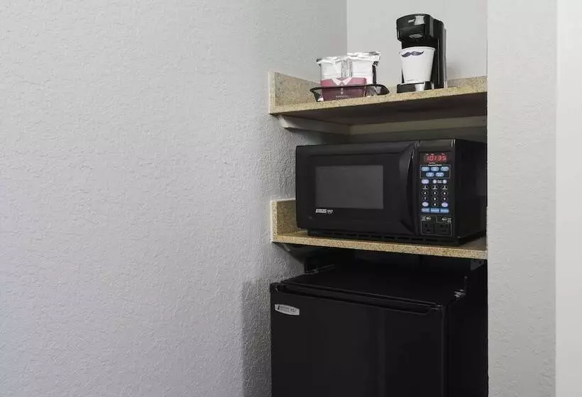 キングサイズベッドのスタンダードルーム, Hampton Inn Ft. Walton Beach