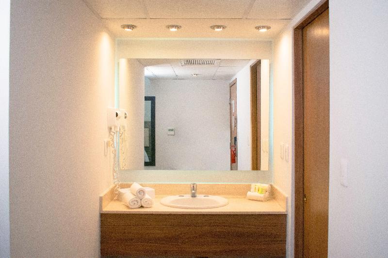 Номер Стандарт, Voco Hermosillo, An Ihg