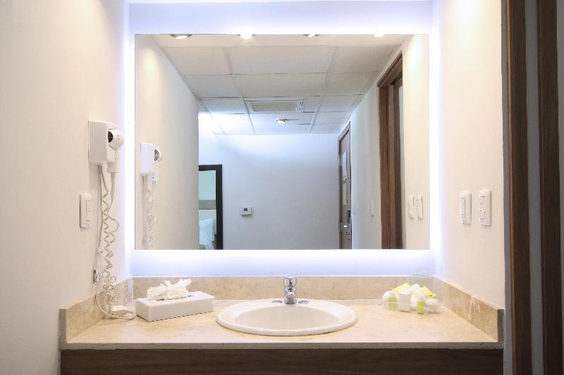 Номер Стандарт, Voco Hermosillo, An Ihg