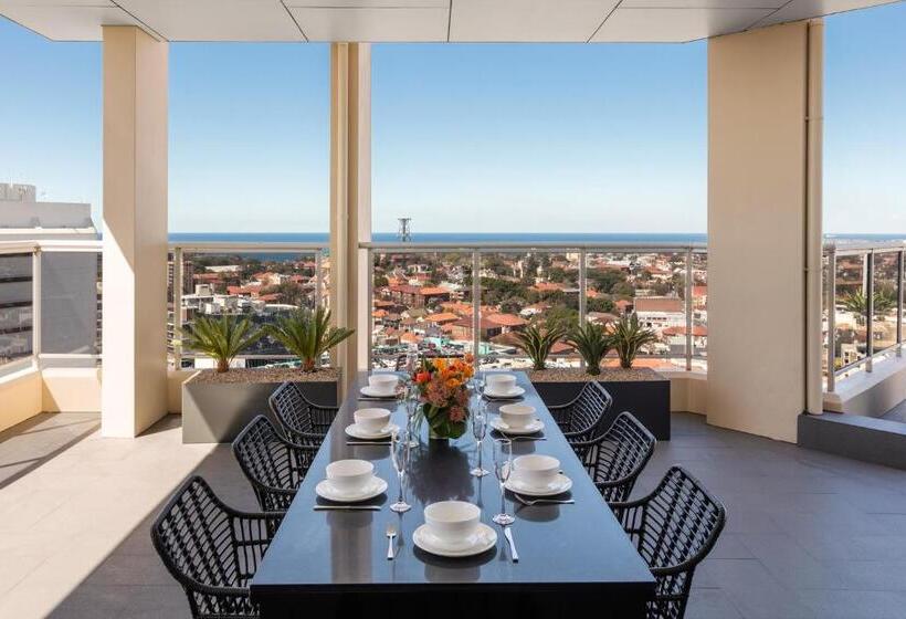 1 Bedroom Penthouse Apartment, Meriton Suites Bondi Junction
