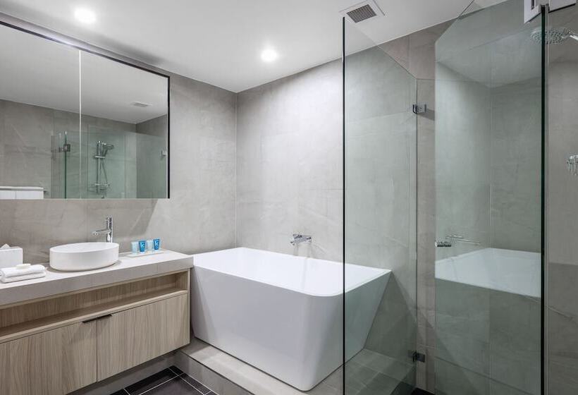 1 Bedroom Penthouse Apartment, Meriton Suites Bondi Junction