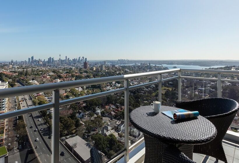 1 Bedroom Penthouse Apartment, Meriton Suites Bondi Junction