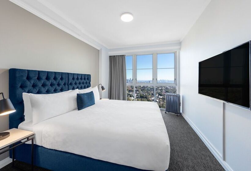 1 Bedroom Penthouse Apartment, Meriton Suites Bondi Junction