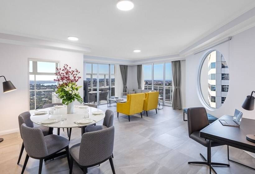 سوئیت دلوکس 3 خوابه, Meriton Suites Bondi Junction