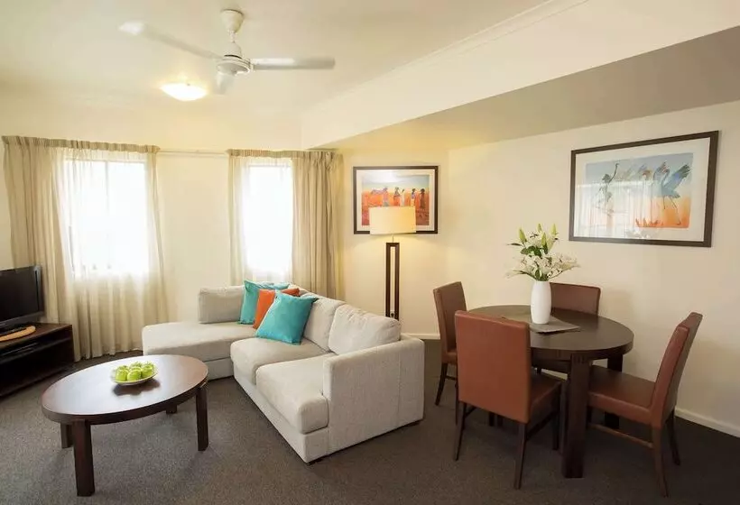 آپارتمان 1 خوابه, Metro Advance Apartments &