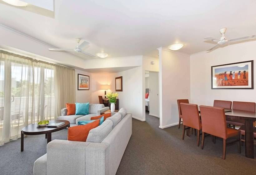 2ベッドルームのエクゼクティブアパートメント, Metro Advance Apartments &