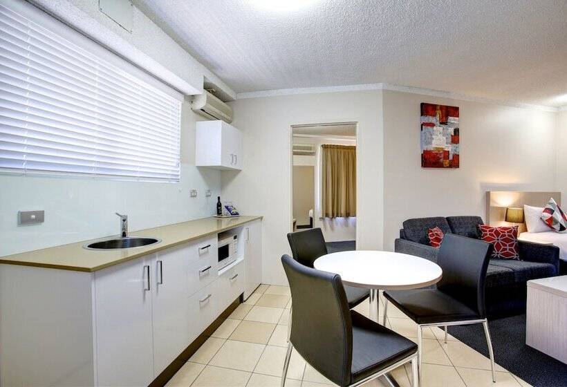 إستديو عائلى, Quality Hotel City Centre