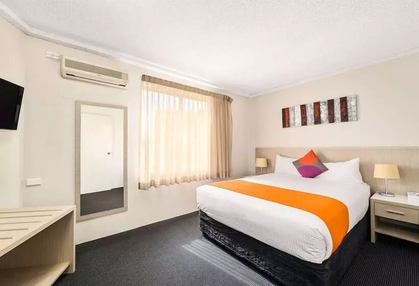 ファミリーステューディオ, Quality Hotel City Centre