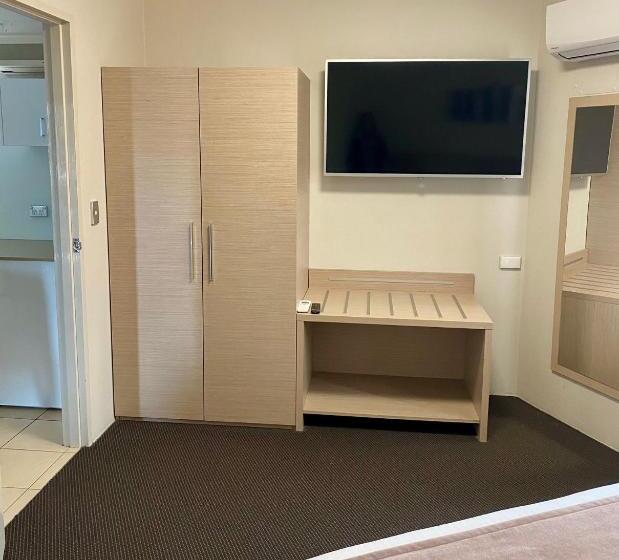 إستديو عائلى, Quality Hotel City Centre