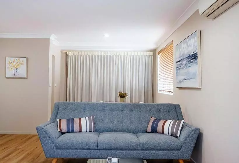 3ベッドルームハウス, Quality Hotel City Centre
