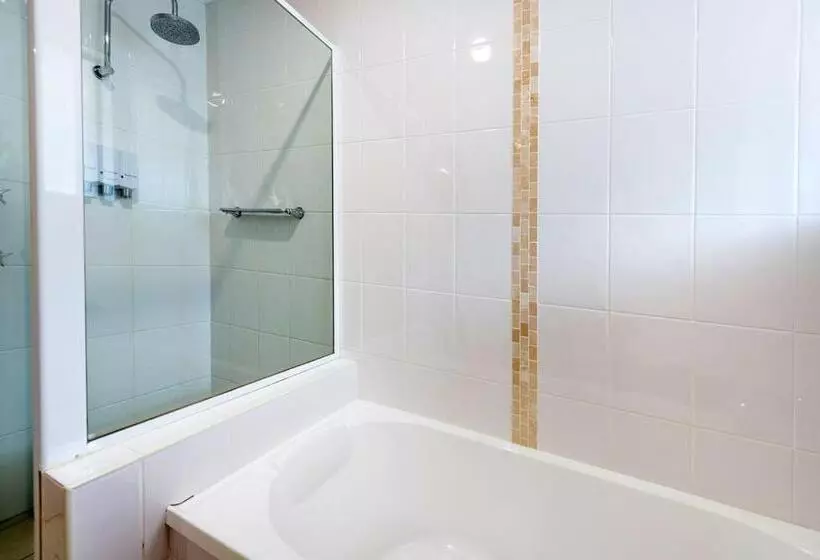 3ベッドルームハウス, Quality Hotel City Centre