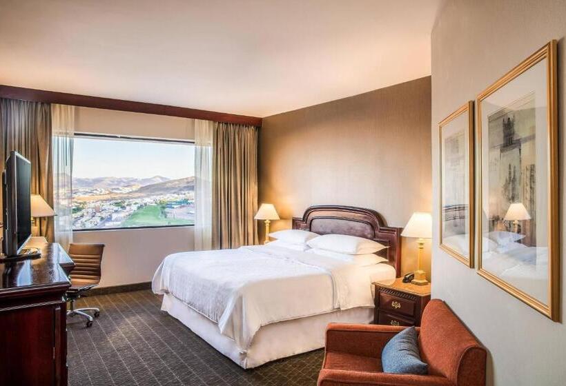 Standard Room King Size Bed, Sheraton Chihuahua Soberano