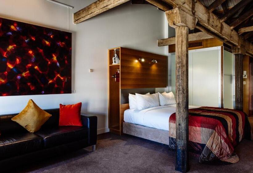 Номер Deluxe с Видом, The Henry Jones Art