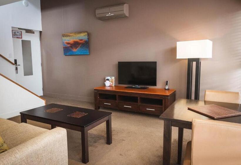 Студио Стандарт Кровать Кинг, The Henry Jones Art