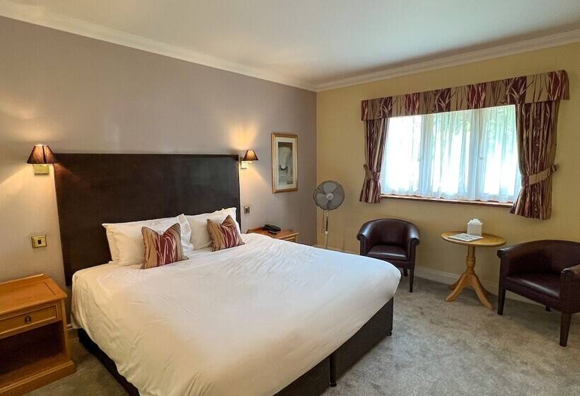 标准间, The Moat House