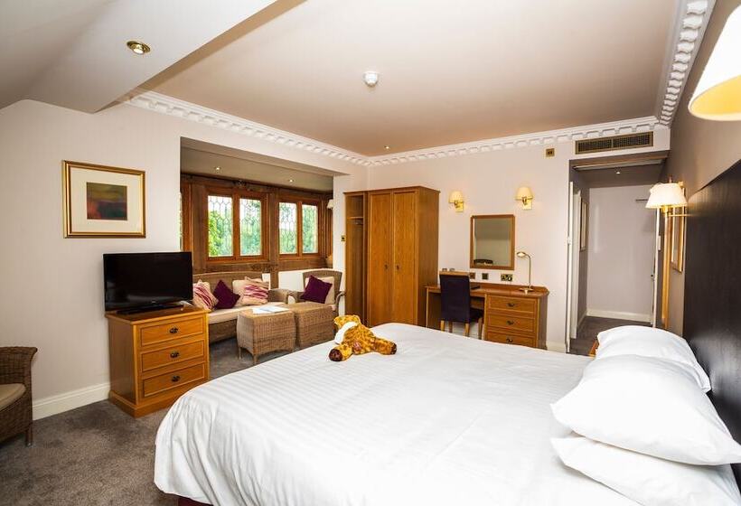 标准间, The Moat House