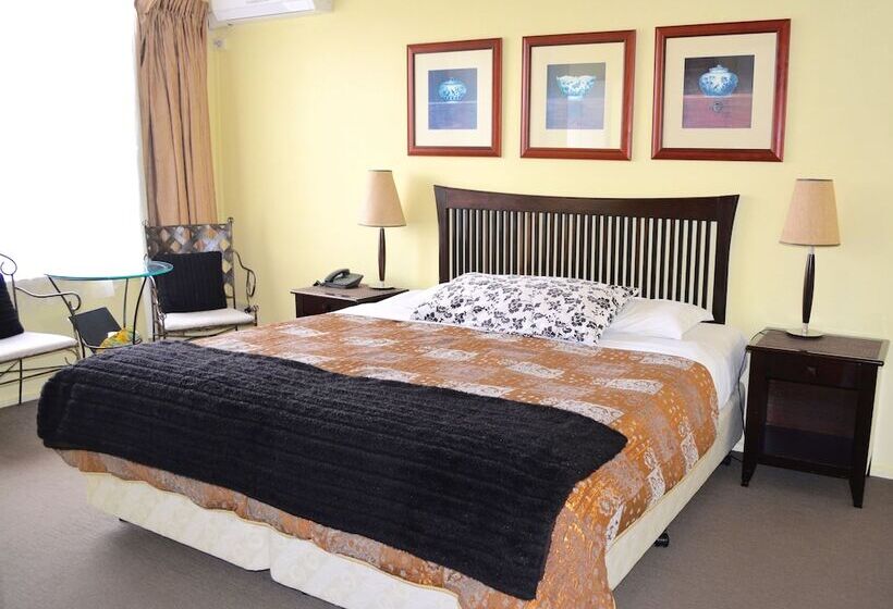 إستوديو قياسى, Knightsbridge Apartments