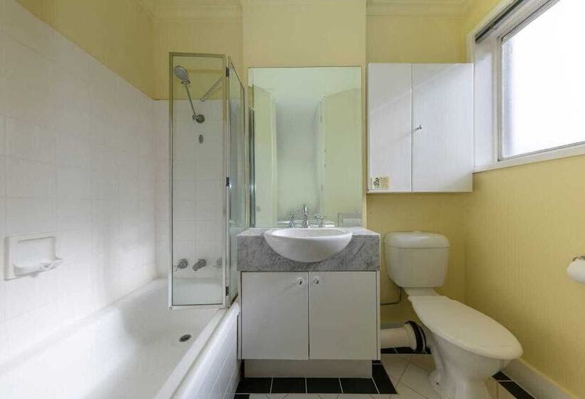 إستوديو قياسى, Knightsbridge Apartments