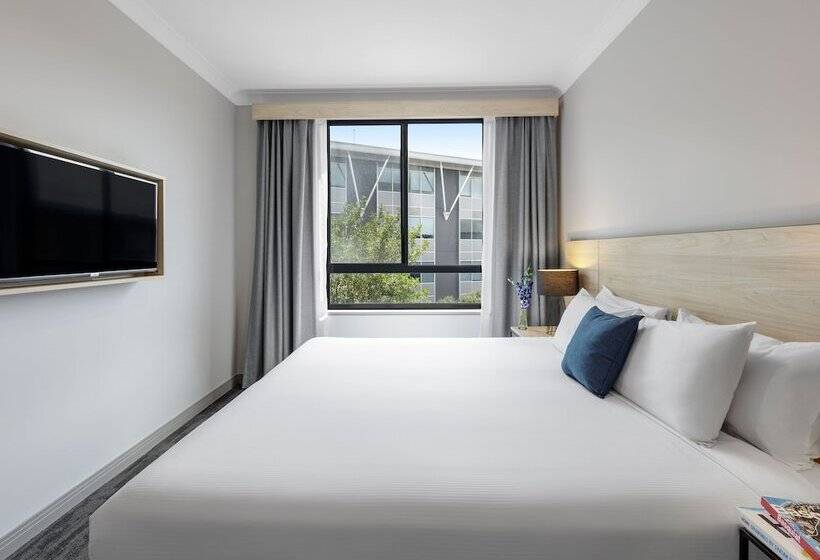 إستوديو قياسى, Oaks Sydney North Ryde Suites