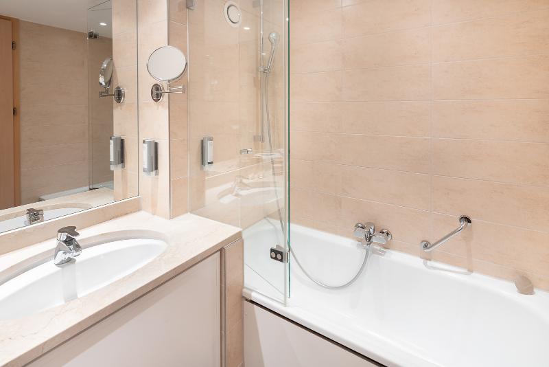 جناح, Garner Hotel Erlangen Süd