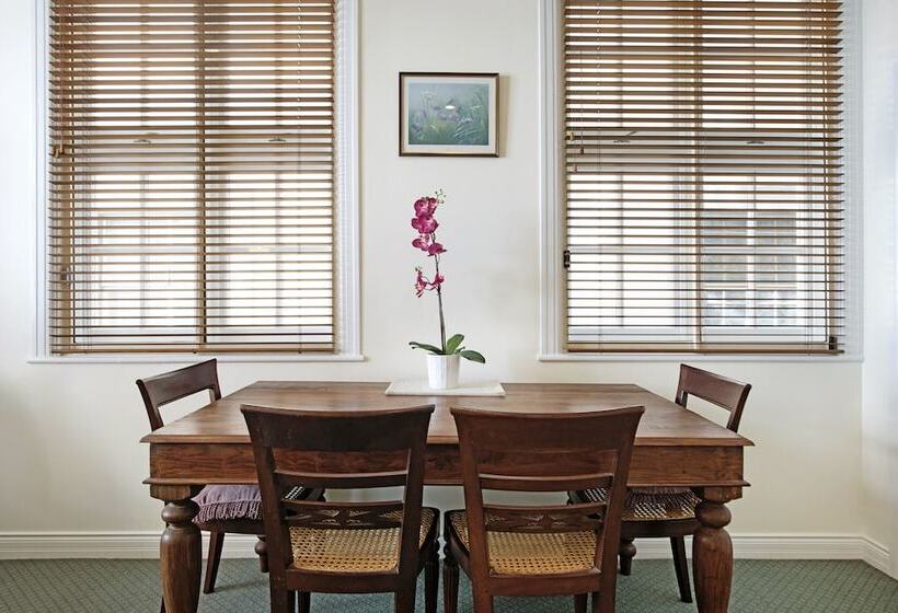 침실 1개 아파트, Rothbury