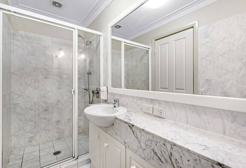 침실 2개 아파트, Rothbury