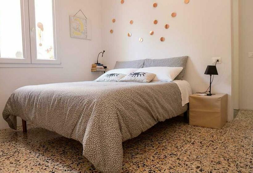 חדר סטנדרט, Maddrigga Di Luna