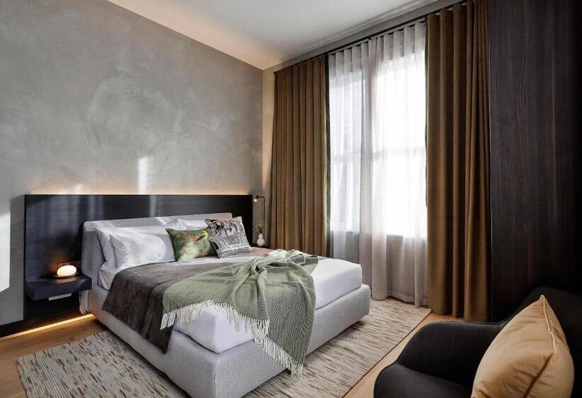 수피리어 스위트, Fitzroy By Luminous