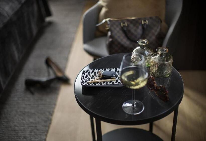 디럭스 스위트, Fitzroy By Luminous