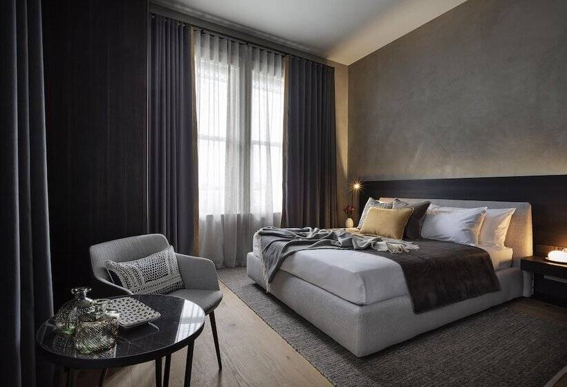 수피리어 스위트, Fitzroy By Luminous