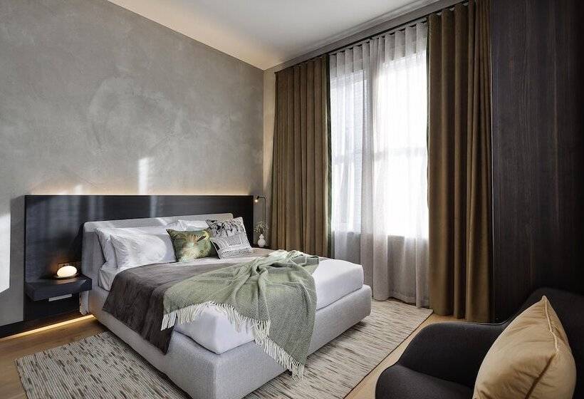 수피리어 스위트, Fitzroy By Luminous